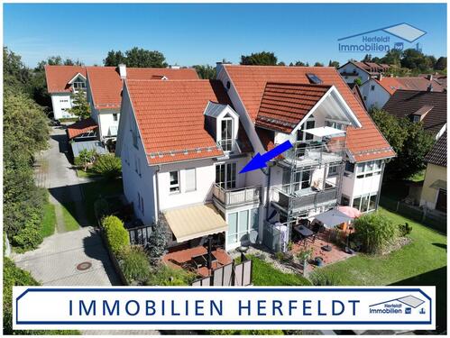 Foto - Sehr schöne, liebevoll renovierte 2-Zimmer-Wohnung mit Südbalkon und TG-Stellplatz sofort bezugsfrei