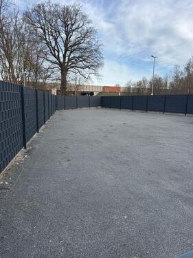 Foto - Außenstellplatz komplett eingezäunt