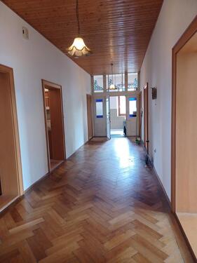 Foto - Repräsentative Altbau-Etagen Wohnung in einer alten Villa