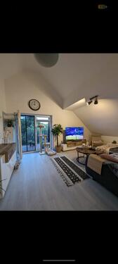 Foto - Lichtdurchflutete Dachgeschosswohnung mit sehr großem Süd- Balkon