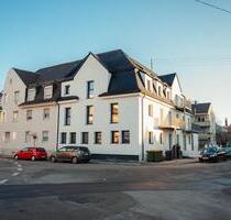 Kernsanierte Altbauwohnung mit XXL-Dachterrasse & Balkon - Augsburg Pfersee