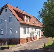 Neuenbürg-Arnbach: 12 Familienhaus mit Gewerbe, 8 Zimmer