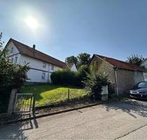 Schöner Hof mit Nebengebäude und großem Grundstück + Forstanteil - Emmerthal