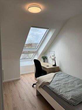 Foto - Moderne WG-Zimmer in Toplage – voll möbliert & sofort bezugsfrei