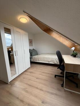 Foto - 4 Zimmer Dachgeschoßwohnung in Buckenhof