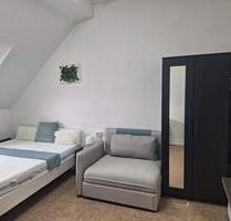 Möbliertes Studio-Apartment mit Balkon ca.1,9 km vom Hauptbahnhof - Essen Huttrop