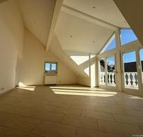 Ihr neues ZUHAUSE in Memmingen Eisenburg! 2,5 Zimmer-Wohnung mit Galerie, Süd- und Ostbalkon