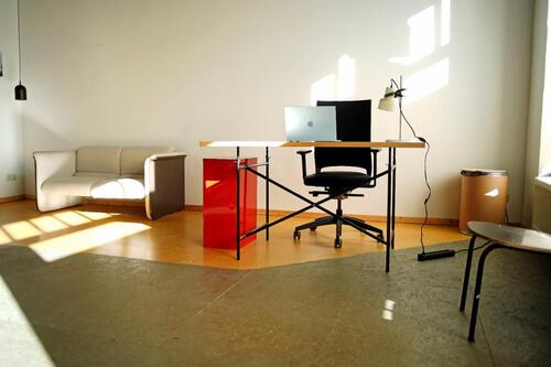 Foto - Arbeitsplätze_Coworking_Schreibtisch_Atelier_BüroRaum_Studio_Büro