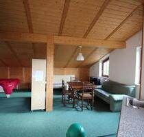 Dachgeschosswohnung zwei Zimmer bis 28.02.2016 an Studentin - Estenfeld