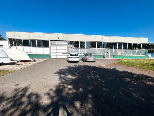 Foto - Ca. 600qm Gewerbefläche direkt an der B27