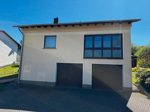 Foto - Haus mit 3 separaten Wohneinheiten