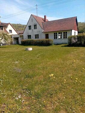 Foto - Sanierungbedürftiges Einfamilienhaus mit grossen Grundstück