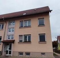 Vermiete 3-Raumwohnung mit Einbauküche in Rockendorf - Krölpa