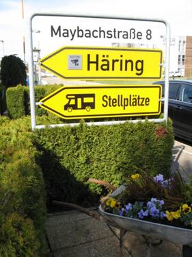 Foto - Stellplatz-Wohnm.-Wohnw.-PKW-LKW-3X9 mtr. Videoüberw.Leingarten