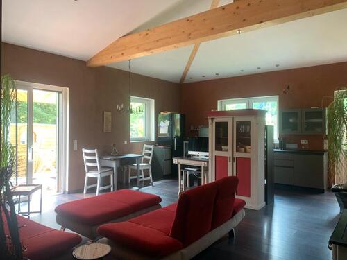 Foto - barrierefreier Bungalow 55 EE mit Nebengebäude + PV-Anlage