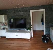 Attraktive 3-Zimmer-Wohnung in ruhiger Lage mit Terrasse - Deckenpfronn