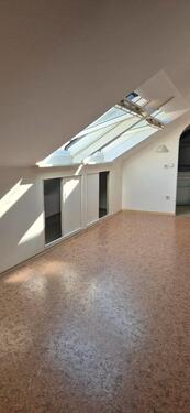 Foto - DG Wohnung, frisch renoviert in ruhiger Lage