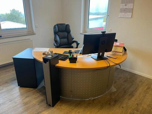 Foto - Moderne Bürofläche mit Glasfaser & Parkplatz