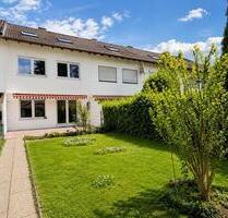 Modernisiertes Reihenhaus mit Garten & Garage in Gröbenzell