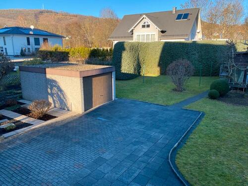 Foto - Gepflegtes Einfamilienhaus mit Bauplatz in Siegen-Niederschelden