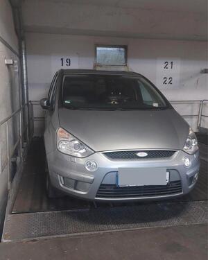 Foto - Tiefgarage Bonn Holzlar oberer Platz 19 Garage Stellplatz