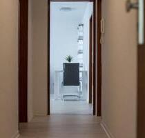 Möbliert 2-Zimmer Wohnung mit Balkon, EBK in Stuttgart