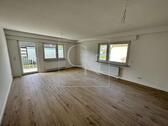Foto - Modernisierte großzügige 4-Zimmer-Wohnung mit Balkon & Gäste-WC