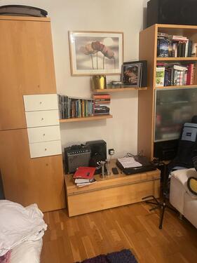 Foto - Schönes DG Zimmer in RH bevorzugt an Studentin zu vermieten