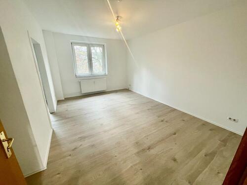 Foto - Zentrale Lage ! Moderne 2 Zimmer Wohnung mit Einbauküche, Waschmaschine und Badewanne