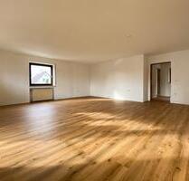 Einzigartige 5-ZKB-Etagenwohnung mit Balkon & Garage zu vermieten - Großaitingen