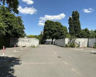 Wieder keinen Parkplatz gefunden? ab sofort zu haben freier Stellplatz in KR-Linn - Krefeld Gellep-Stratum