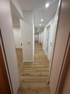 Foto - Eine schöne neu sanierte 3 Zimmer Wohnung mit 90 qm