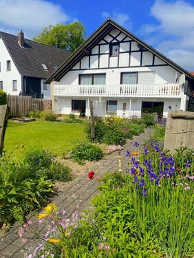 Foto - Geräumiges, gepflegtes, großzügiges Zweifamilienhaus