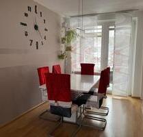 Moderne, voll möblierte 4-Zimmer-Wohnung mit zwei Balkonen - Hannover Herrenhausen-Stöcken