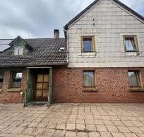 Stark sanierungsbedürftiges Wohnhaus mit großem Grundstück - Hötensleben