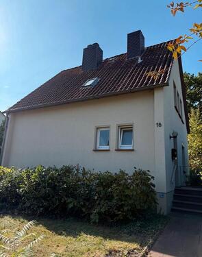 Foto - Einfamilienhaus mit Garten, Garage und Stellplatz zu vermieten