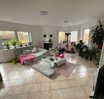 2-Zimmer-Wohnung mit Südbalkon und Kamin – ruhig gelegen - Bergneustadt