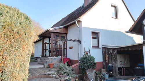 Foto - freistehendes Einfamilienhaus im grünen