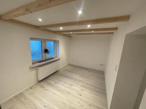 Foto - Haus mit Garage saniert zu vermieten ab sofort bezugsfertig