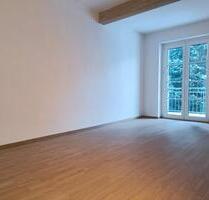 **Frisch renoviert, TOP Grundriss, Balkon, OHNE Provosion** - Dresden Cotta