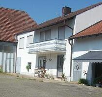 Großzügiges Haus mit Nebengebäuden zur vielseitigen Nutzung - Kolitzheim