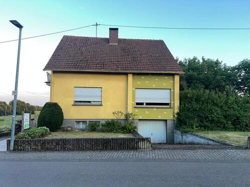 Foto - freistehendes Einfamilienhaus in Diefflen in ruhiger Lage