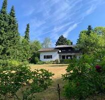 Wohnhaus mit großem Grundstück in Ulrichstein in Aussichtslage