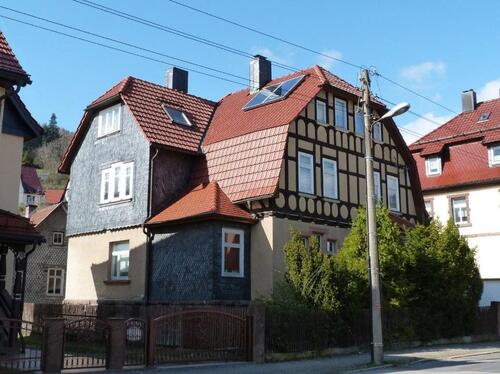 Foto - Fachwerkhaus mit 3 Wohnungen, großer Gewerbeeinheit und Garten im