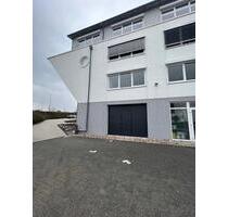 BüroLagerProduktion: Gewerberäume mit Tor, teilbar 66m² +42 m² - Radevormwald