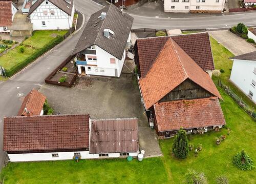 Foto - Zweifamilienhaus mit großem Hof, Garten, Scheune & Werkstatt