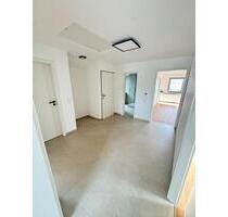 Moderne 4-Zimmer-DG mit Klima & Einbauküche - Forst