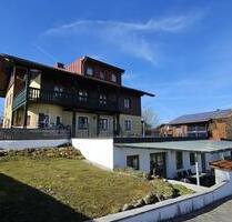 Mehrfamilienhaus- sonnig & ruhig - 4 Garagen + Stellplätze - Tittmoning