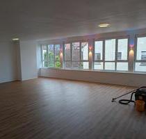 Heller 86 m² Gewerberaum (frisch renoviert) z.B Atelier oder Yoga - Friedrichshafen Allmannsweiler