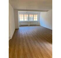 Neuwertige 3,5-Zimmer-Wohnung im Stadtzentrum von Neustadt - Neustadt an der Aisch